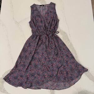 Soprano Dusty Gray Floral Wrap Dress Womens XS Sleeveless TieFront Ruffle Bottom